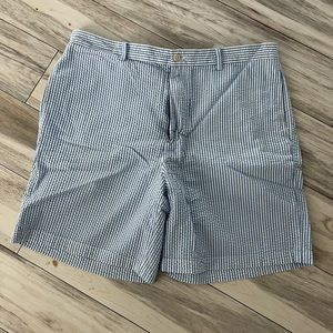 Vineyard vine shorts